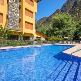 Hotel Castellarnau Pool